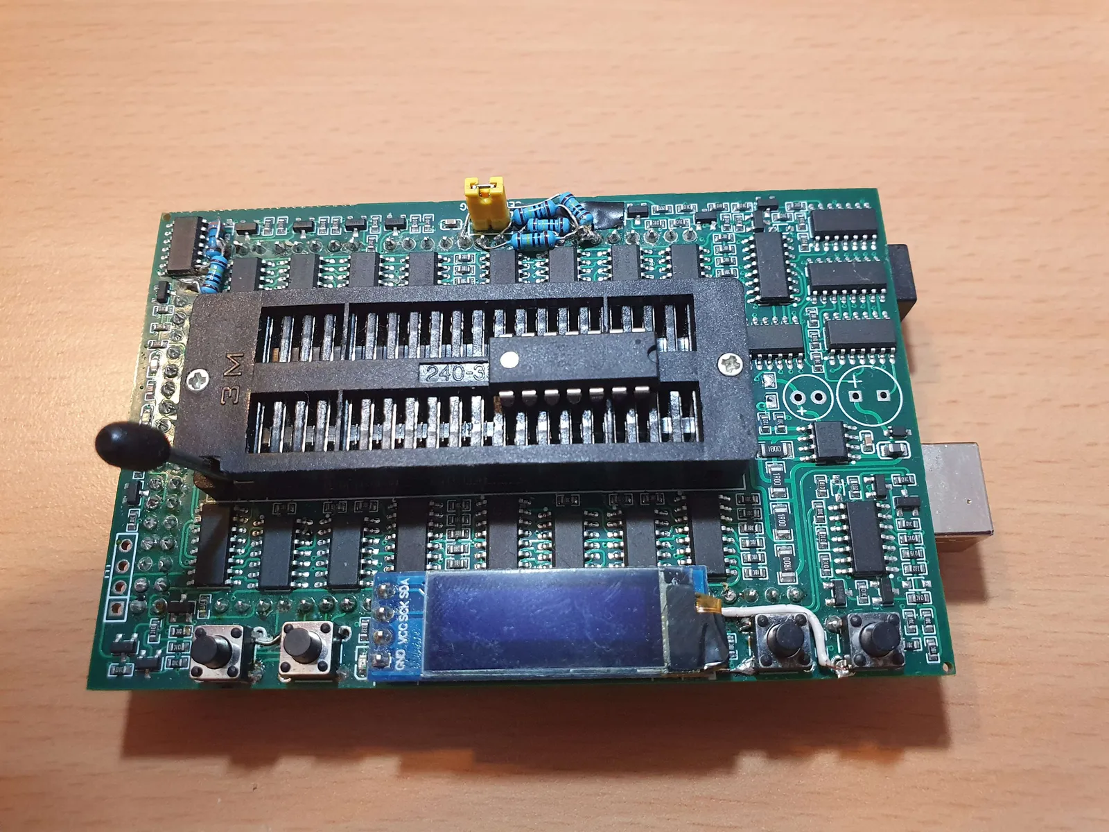 Universal Serial Programmer for AVR microcontrollers